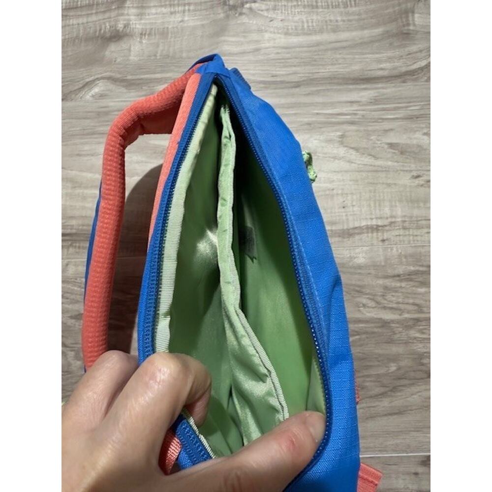 NWT Patagonia Atom Padded Strap Sling Crossbody- Vessel Blue - Bag - Picture 5 of 8